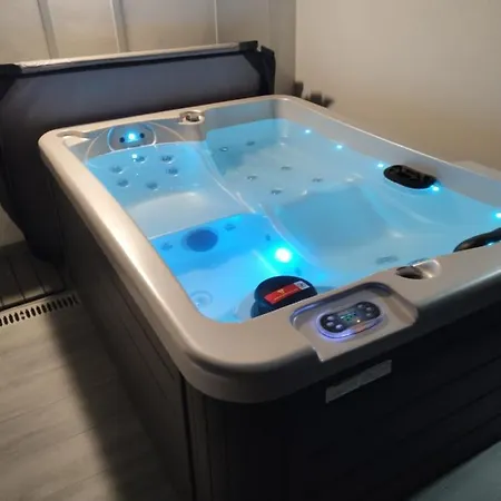 Luxury With Privacy And Jacuzzi Chalet *