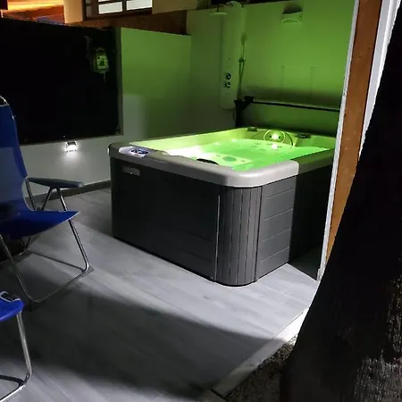 Chalet Luxury With Privacy And Jacuzzi *