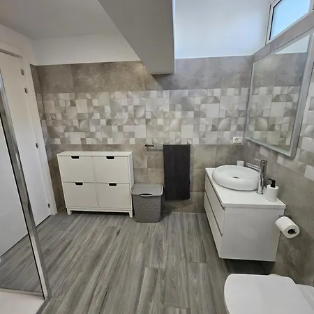 Chalet Luxury With Privacy And Jacuzzi *