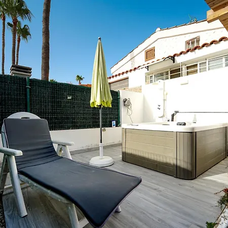 Luxury With Privacy And Jacuzzi By Canarias Prime Homes Chalet