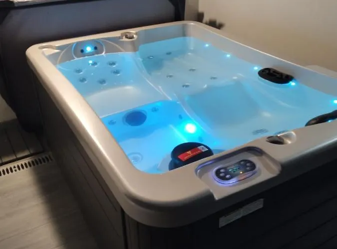 Luxury With Privacy And Jacuzzi By Canarias Prime Homes シャレー *