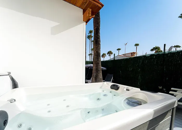 Luxury With Privacy And Jacuzzi By Canarias Prime Homes
